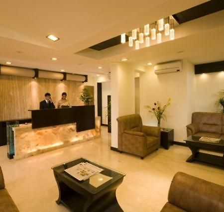 The Nines Business Hotel Бангалор Интерьер фото