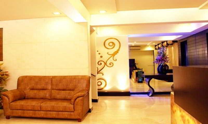 The Nines Business Hotel Бангалор Экстерьер фото