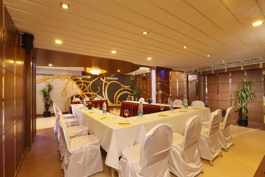 The Nines Business Hotel Бангалор Номер фото