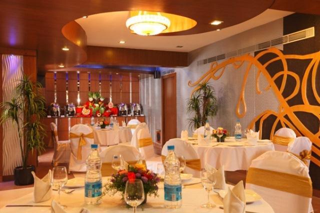 The Nines Business Hotel Бангалор Экстерьер фото